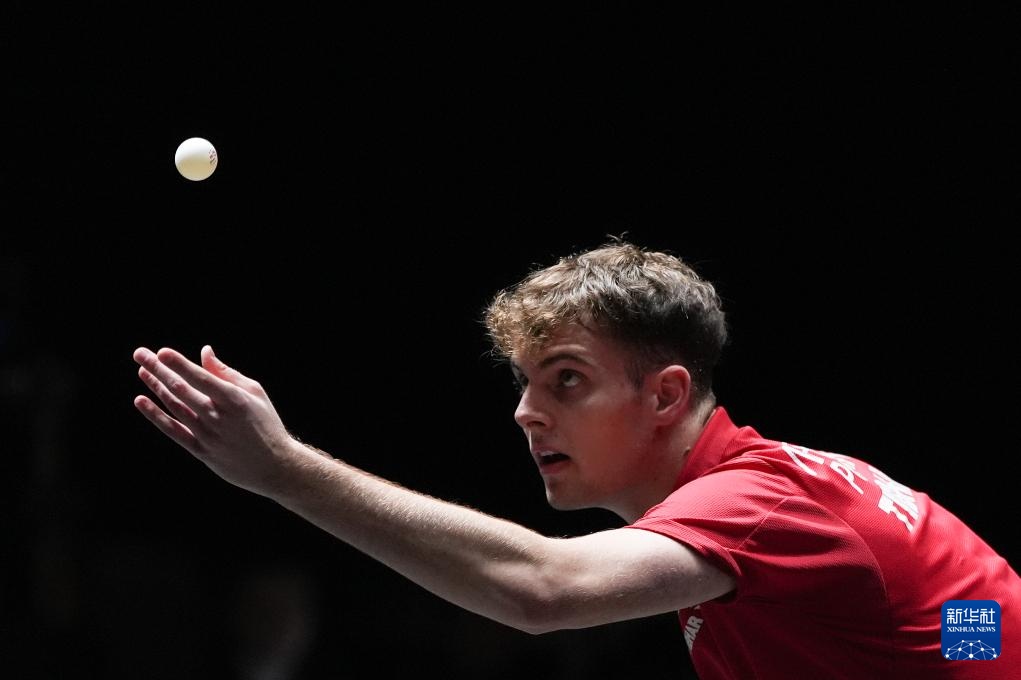 英超比赛中 英超比赛中